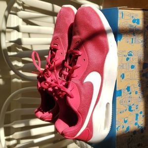 Nike fuschia sneakers